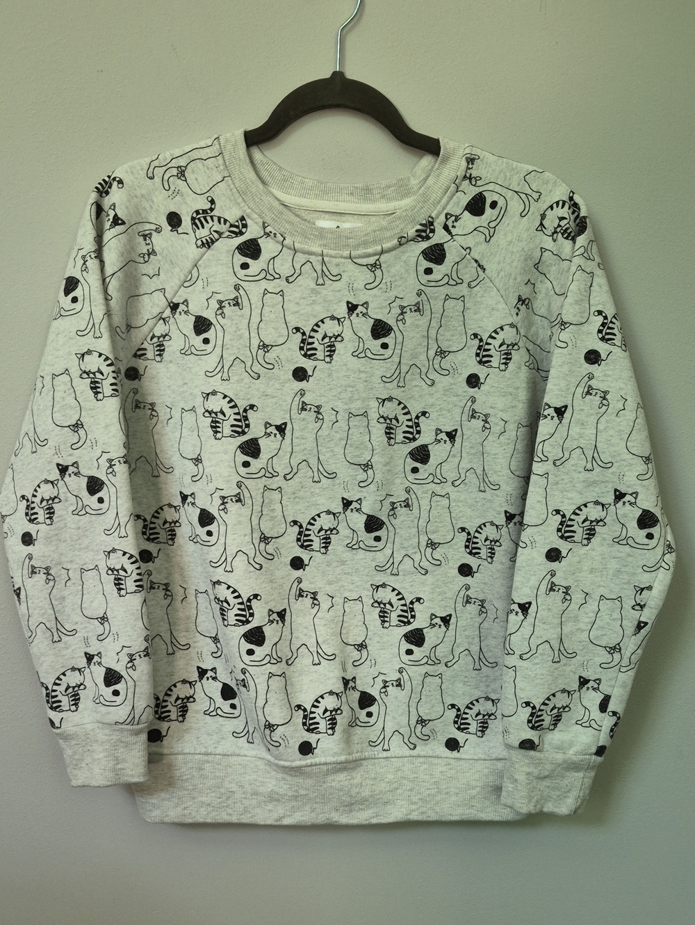 L.A. Soul Women's Light Gray Cat-Print Crewneck Sweatshirt Cozy Quirky Cute Top